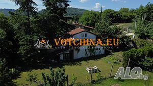 ТОП ЛОКАЦИЯ КРАЙ ВАРНА! Масивна къща с гараж, камина и красив двор - с. Долище