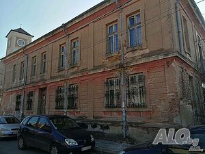 Ъглов парцел с масивна сграда Двуетажна къща 400 кв.м РЗП 540 кв.м двор | Къщи, Вили | Център Сливен