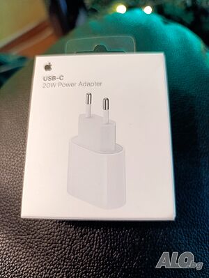 Чисто нов захранващ адаптер зарядно в кутия на Apple USB-C 20W FastCharge.