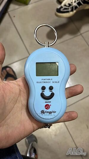 Електронна ръчна везна с кука, LCD екран, 50 кг, точност 10 г, работа 2 x AAA