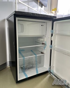 Хладилник с една врата Tesla RS1100MB, 113 л, Клас F, LED осветление, Реверсивна врата, Черен
