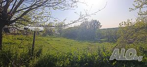 Продава два УПИ парцели село Момково