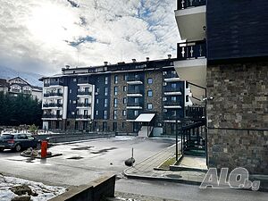 Необзаведен тристаен апартамент за продажба в жилищна сграда в ски зоната на гр. Банско