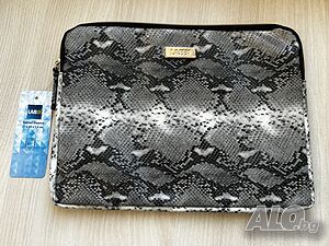 Продавам нов калъф / чантичка за таблет до 9,7”
