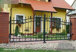 изработва огради и парапети