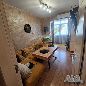 Тристаен апартамент във Възраждане 1!