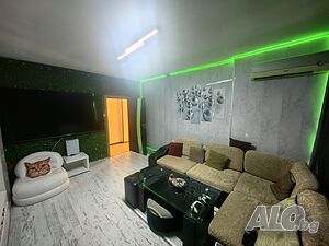 Обзаведен 2 стаен апартамент с гараж Двустаен апартамент 62 кв.м Тухла 1970 г. 4 етаж Непоследен | Апартаменти | Карлово