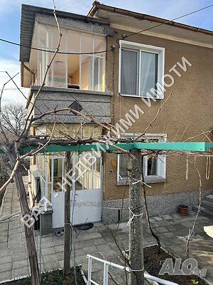 Двуетажна къща с двор гр. Елхово