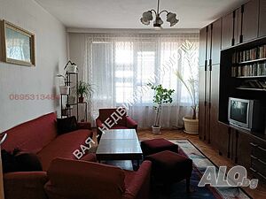 Тристаен тухлен апартамент Център