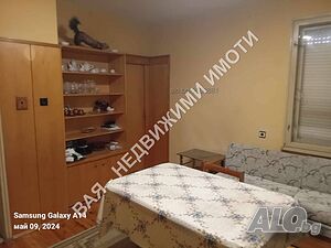 Етаж от къща със самостоятелен вход и двор ”Каргон”