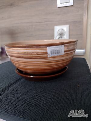 Продавам керамична саксия