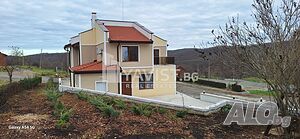 Нова двуетажна къща, до ключ с акт 16, юг с гледка Странджа планина