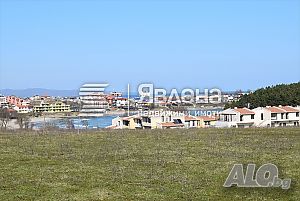 Парцел с панорамна гледка към морето на къмпинг Арапя