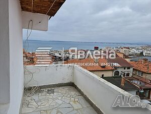 Къща в центъра на Свети Влас с магазини