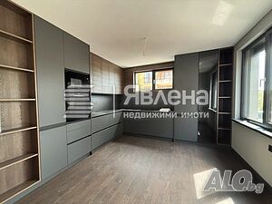 Тристаен апартамент с паркомясто в Несебър до южния плаж