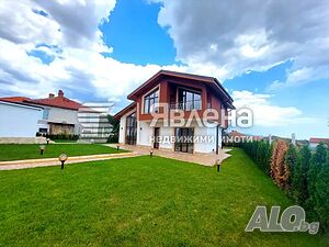 ЛУКСОЗНА двуетажна къща с МОДЕРНА АРХИТЕКТУРА и просторен двор!!!