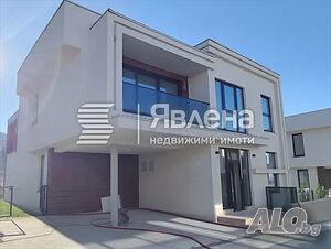 🏡 Просторна двуетажна къща в уреден комплекс - с. Марково