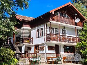Работеща къща за гости в Калофер - 12 спални, 2 100 кв.м двор, река и басейн