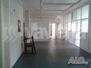 Офис в бизнес сграда 317 кв.м Необзаведен Партер