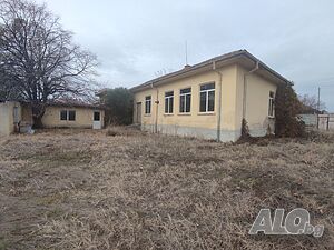Промишлен имот в кв. Диньо Дачев