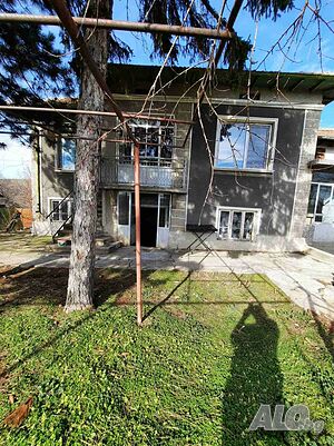 Имот в село на 17 км от гр. Свищов