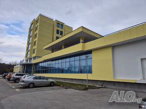 Сграда за административно и обществено обслужване