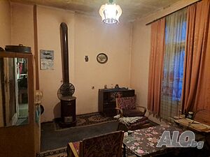 🏡 Продава се етаж от къща в района на стара автогара, гр. Ямбол