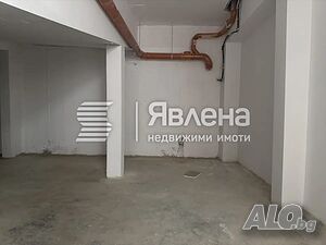 🚗🚗 Продава се просторно гаражно помещение със склад - кв. Аврен, гр. Ямбол 🏢🔑
