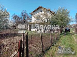 🏡 Двуетажна вила с голям двор в м. Нови лозя!
