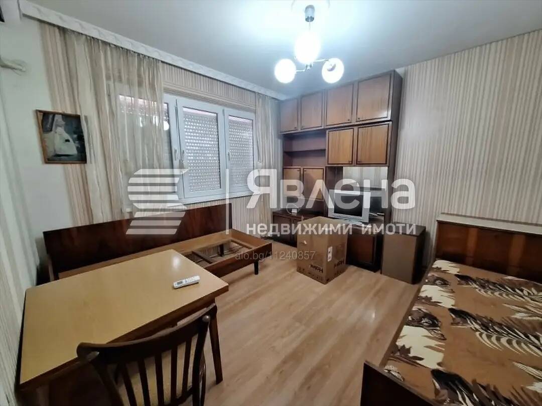 Двустаен апартамент в кв. ”Златен рог” Двустаен апартамент 62 кв.м Панел 1982 г. 4 етаж Непоследен | Апартаменти | Златен Рог Ямбол