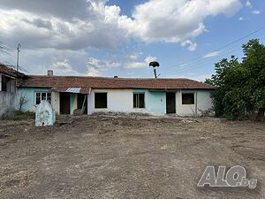 🏡 Парцел със стара постройка в с. Болярско