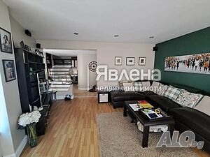 Два просторни апартамента с панорамна тераса и гараж в близост до центъра