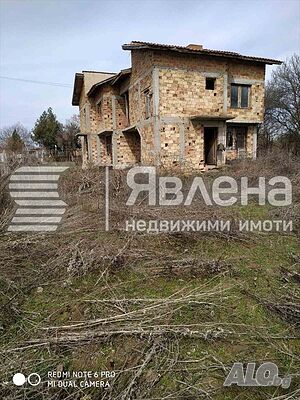 Две къщи в село Воденичане.