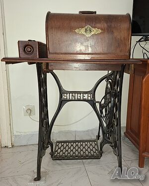 Singer Model 28 (1904 г.) - Работеща ретро шевна машина с оригинален шкаф и чугунена стойка