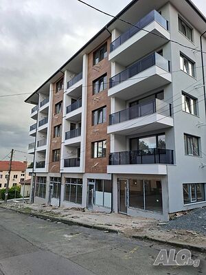 Продавам голям 3-стаен Апартамент. Директно от собственика.