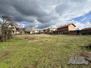 Продавам парцел в село Пещерско