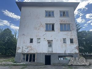 Продава бизнес сграда в гр. Бобошево
