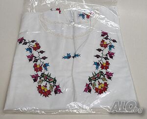 Авторска дамска народна риза