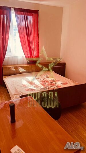 Тристаен до света петка