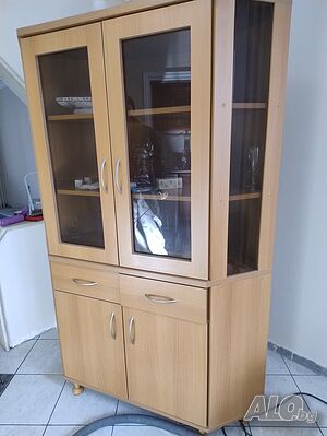 Продавам ъглов шкаф