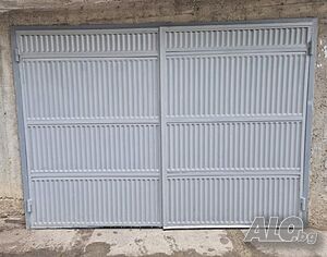 Продавам масивна двойна врата за гараж
