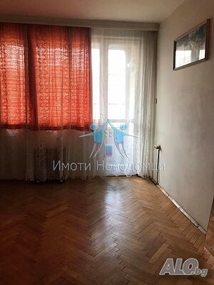 Продава се двустаен апартамент в жилищна сграда одобрена за саниране, гр. Шумен