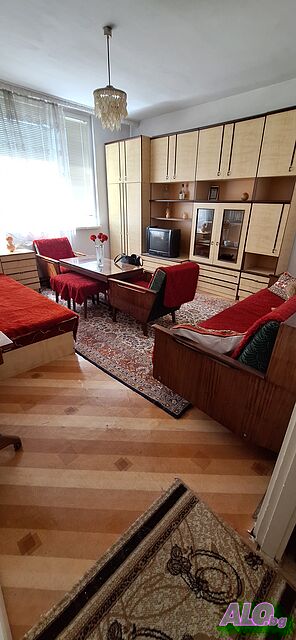 Продавам гарсониера