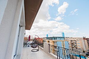 Двустаен апартамент с голяма тераса