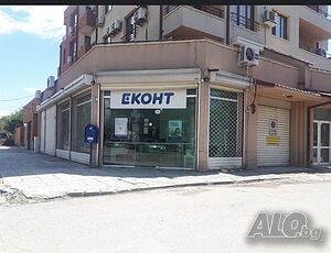 Топ локация! Ъглов магазин, офис, търговски обект под наем с витрини и отлична видимост - 80 кв. м