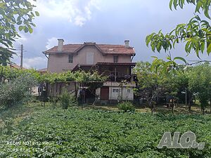 Къща със страхотен парцел в с. Крупник, общ. Симитли!